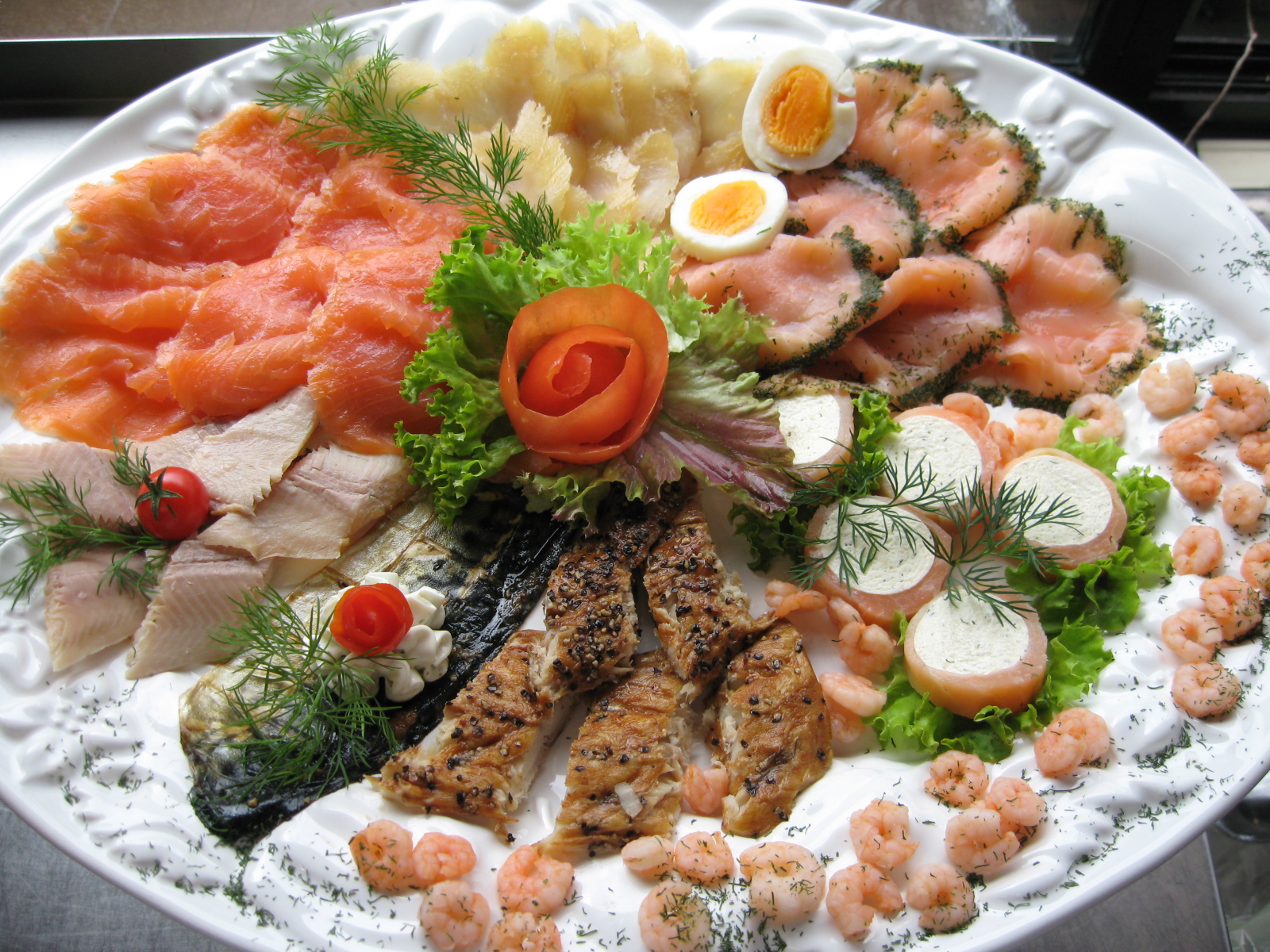 Fischplatte mit Lachs, Graved Lachs, Forelle und Makrele
