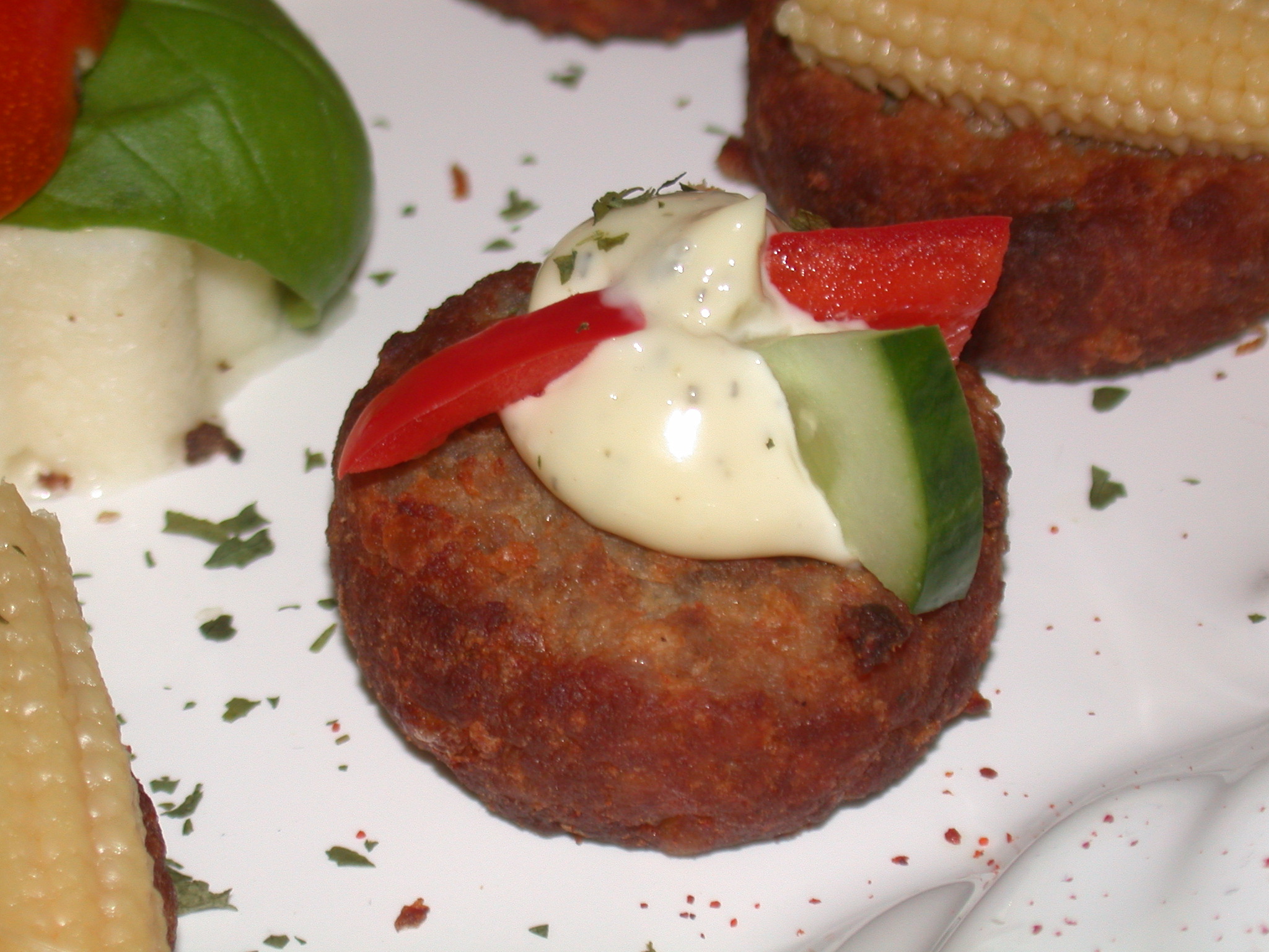 Runde Partyfrikadelle mit Remoulade