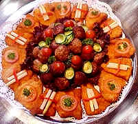 Partyplatte mit Bllchen und Schnitzelchen